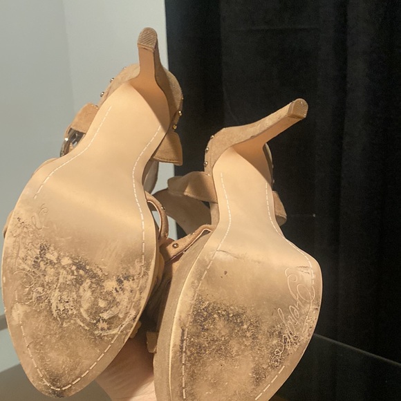 Fergie Cream Platform Heels - Picture 7 of 10